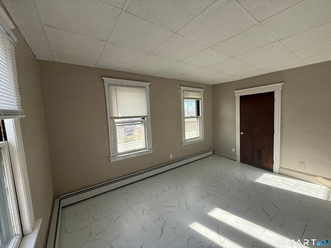 Building Photo - 154 Daly Ave