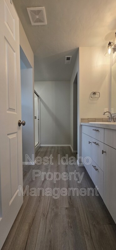 Building Photo - 2949 N Rocky Btm Wy