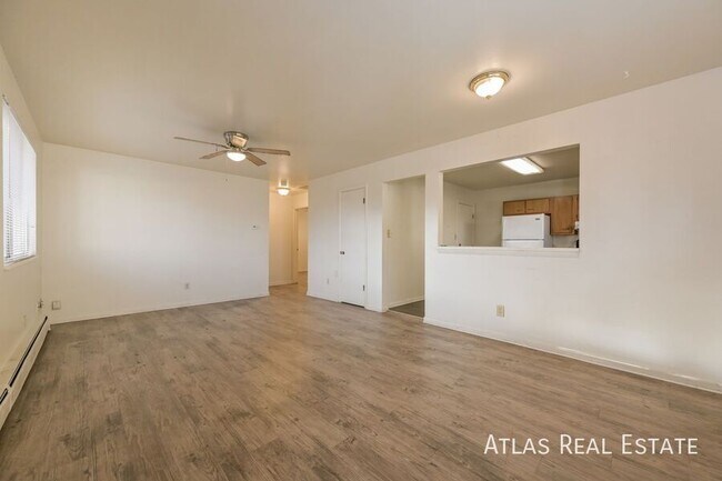 Building Photo - 681 Fraser St