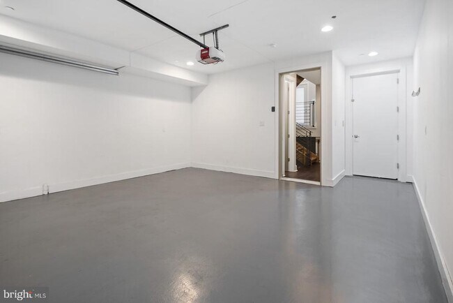Building Photo - 1332 Kater St