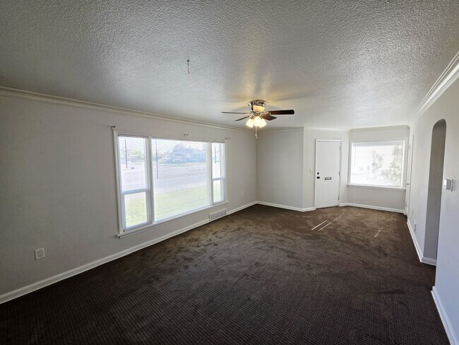 Building Photo - 1710 S Higbee Ave