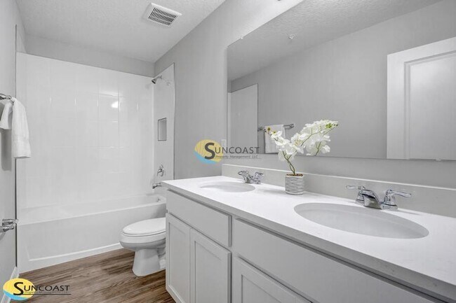 Building Photo - 3821 SW 43rd Ct