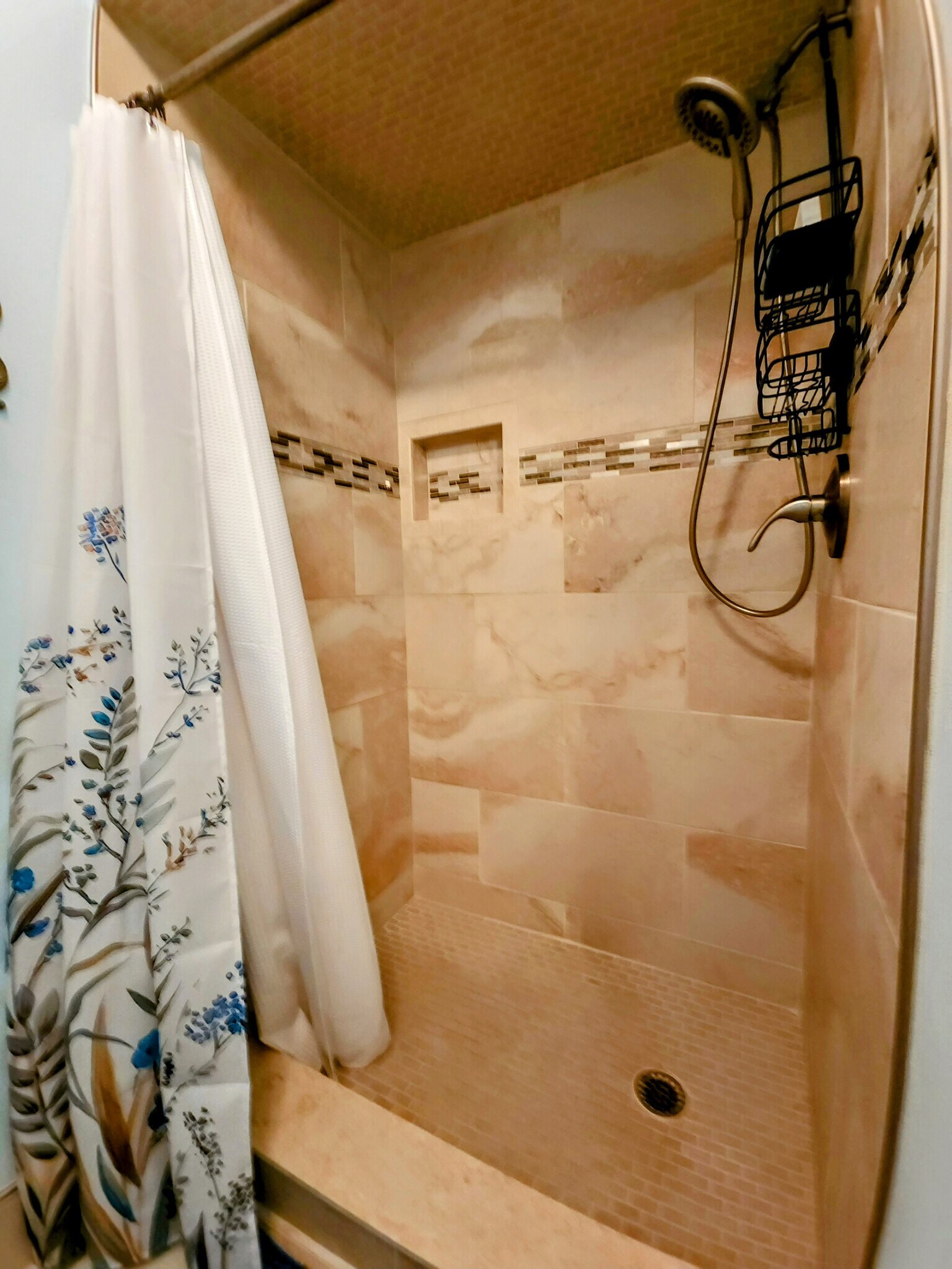 En-suite bathroom - 3335 Purple Martin Dr