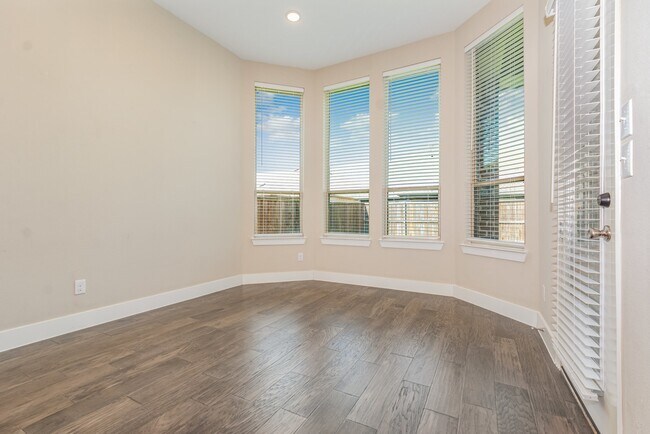 Building Photo - 1329 Pleasant Knoll Trl