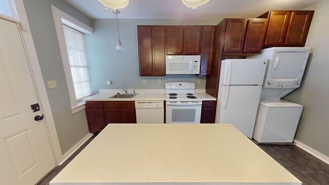 Building Photo - 3867 Lafayette Ave