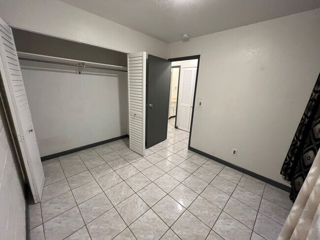 Building Photo - Acacia Park (Pearl City) - 2 bedrooms, 1 bathroom, 1 parking, AC, full size washer/dryer