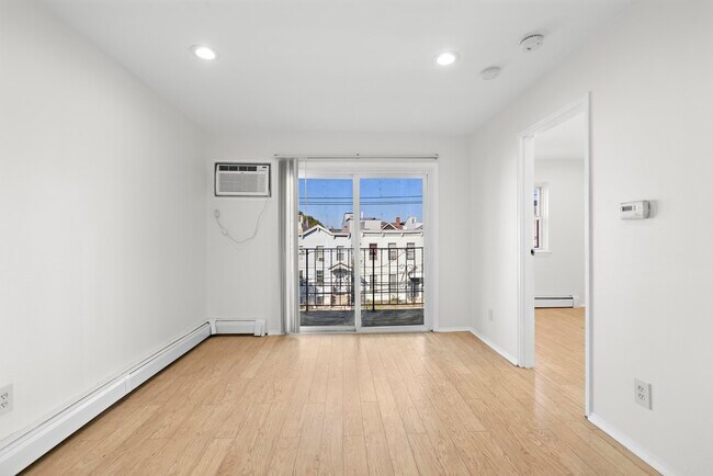 Building Photo - 95A Ferry St