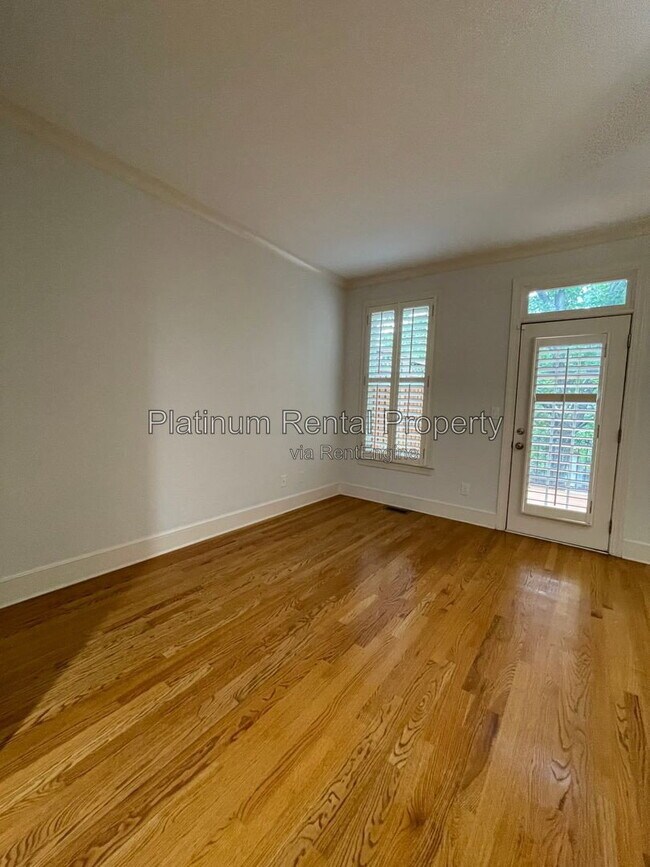 Building Photo - 1875 Adagio Dr