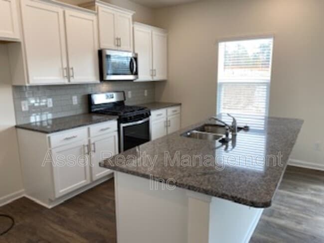 Building Photo - 12134 Evergreen Dr NE