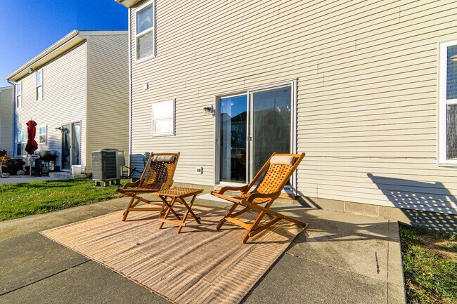 Building Photo - Fort Harrison State Park 4Bed Spacious Retreat