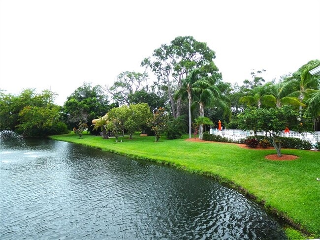 Building Photo - 11237 Kapok Grand Cir