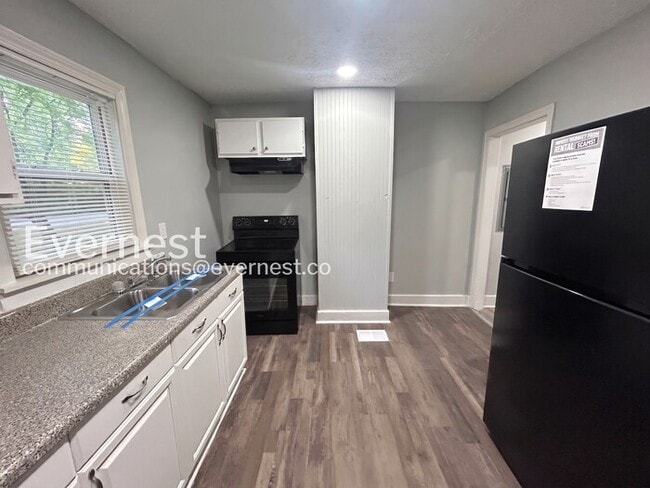 Building Photo - 2175 Pansy St NW