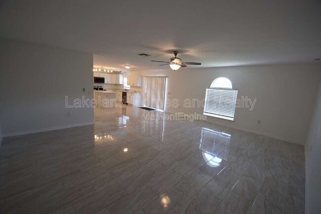 Building Photo - 5123 Spanish Oaks Dr