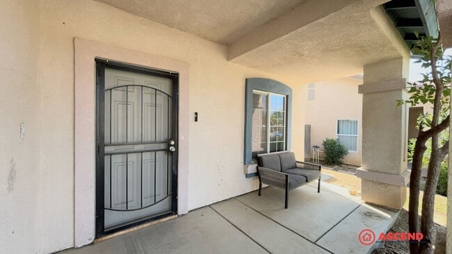 Building Photo - Cute Home In East Bakersfield!