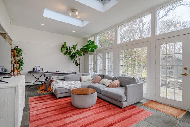 Building Photo - 58 Woodchuck Ln