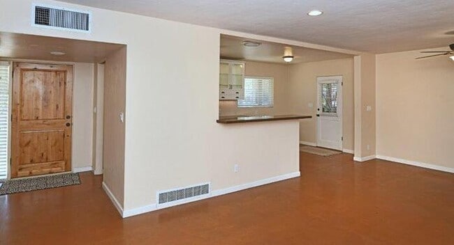 Building Photo - Charming Sam Hughes Brick Home with large ...