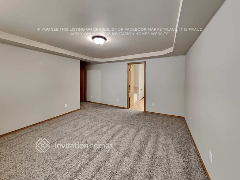 Building Photo - 1608 St Ct E