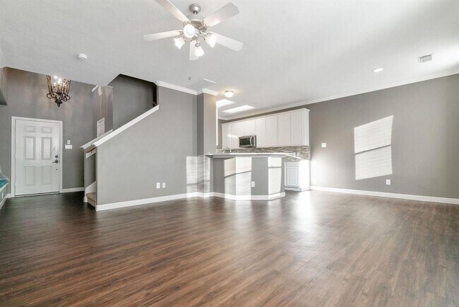 Building Photo - 17139 Oakwood Chase Dr