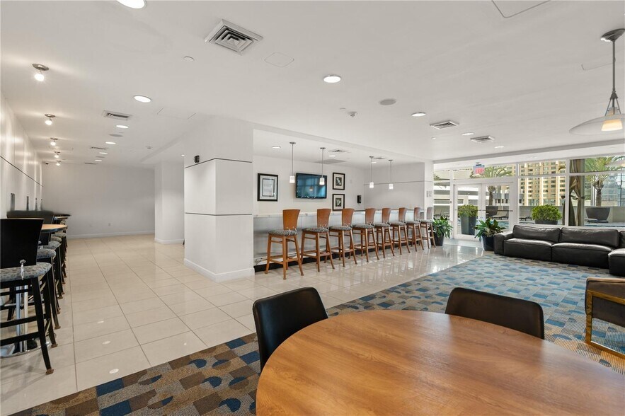 Building Photo - 1250 S Miami Ave