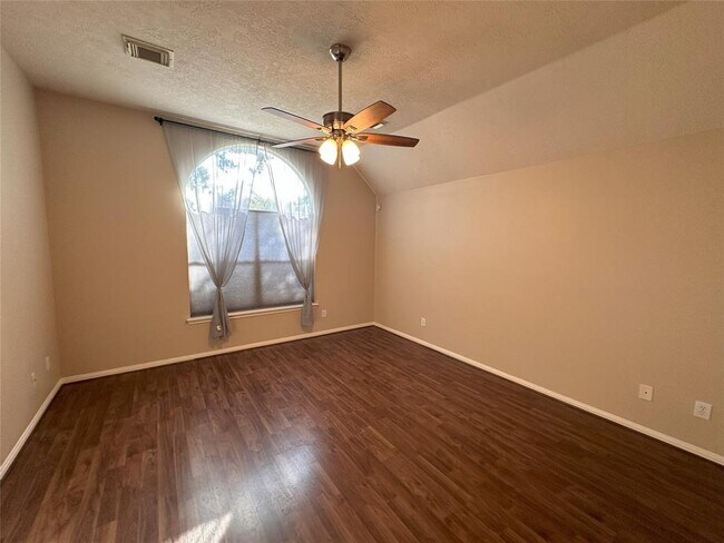 Building Photo - 3734 Paigewood Dr