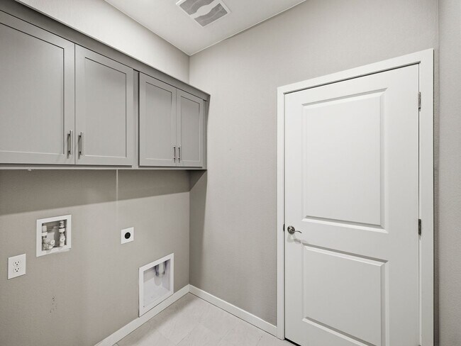 Building Photo - Gorgeous 4-Bed 2-Bath home Fort Collins, CO!