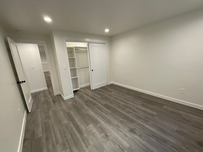 Building Photo - 1577 Woodside Dr