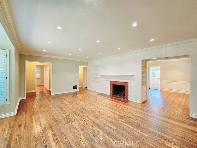 Building Photo - 743 Kerns Ave