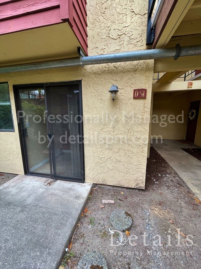 Building Photo - ** APPLICATION PENDING** 2BR Bremerton Condo, Incl W/S/G