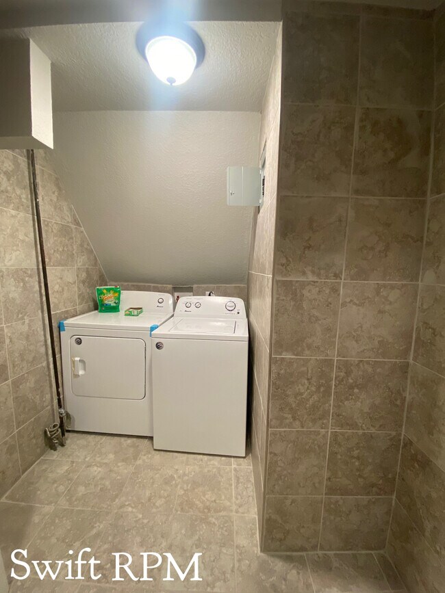 Building Photo - 11103 N Nashua Dr