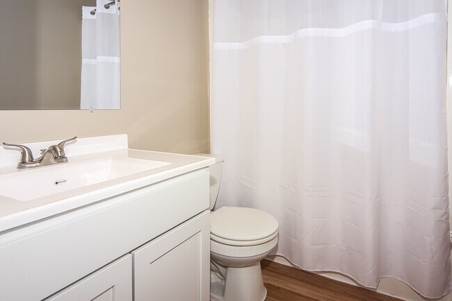 Building Photo - 3 Bedroom in Pike Township