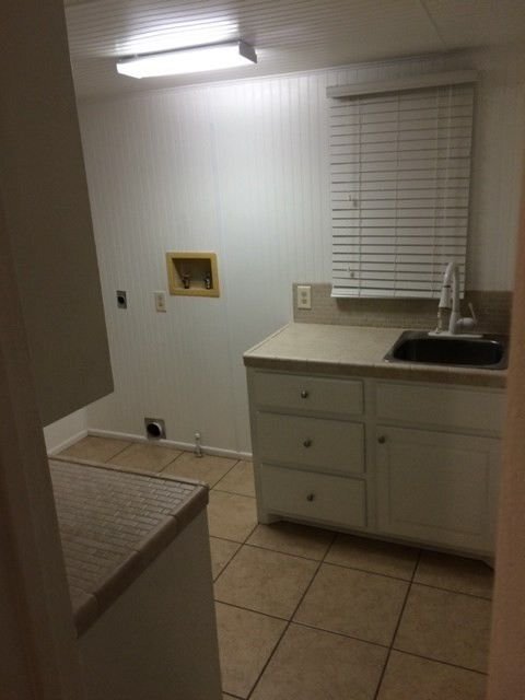 Building Photo - 106 Clark St