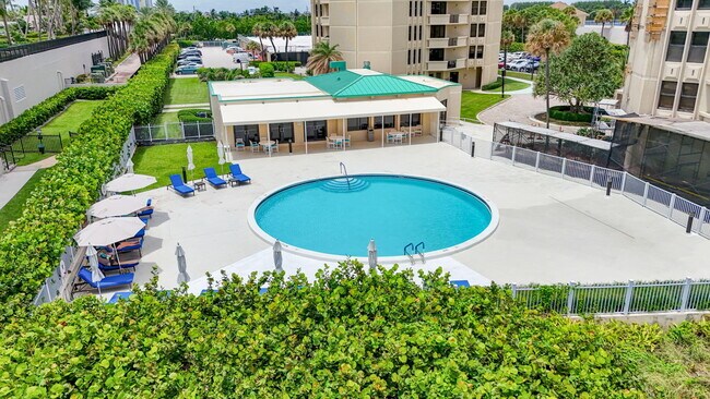 Building Photo - 2800 N Ocean Dr