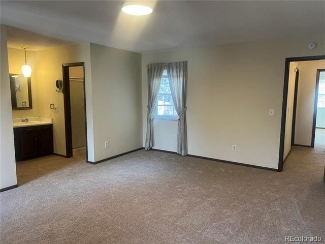 Building Photo - 2750 S Heather Gardens Way