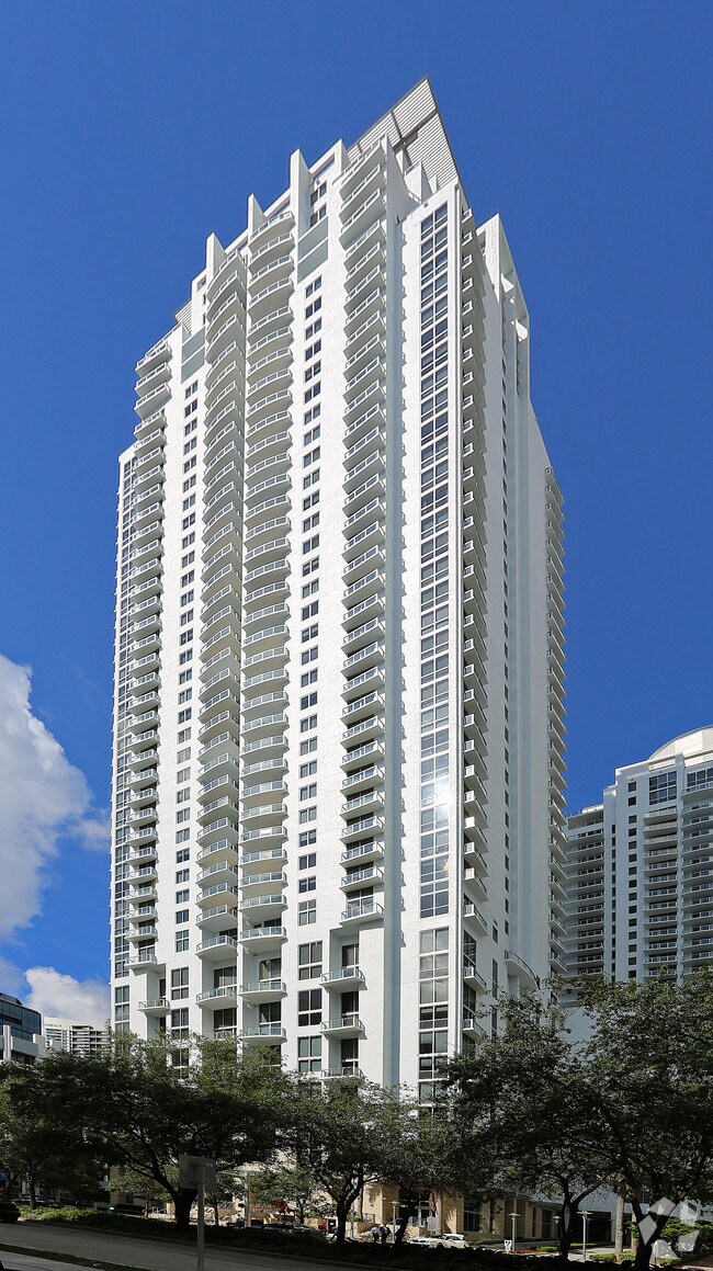 1060 Brickell Miami, FL Apartment Finder
