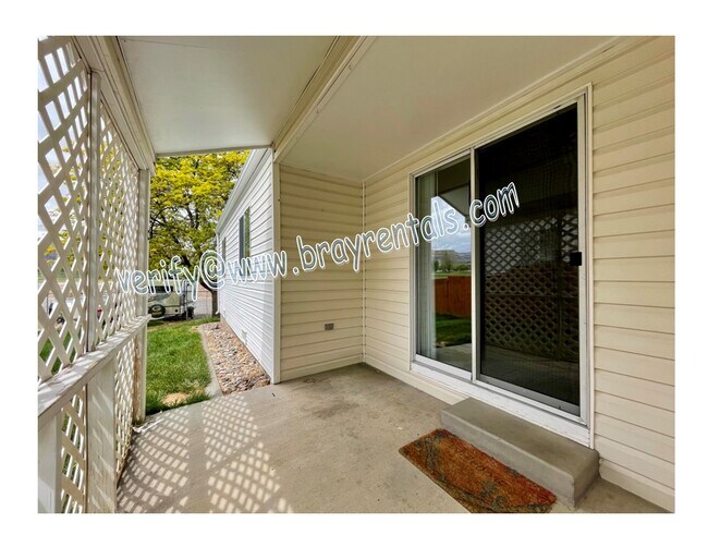 Building Photo - 3 Burgundy Ct