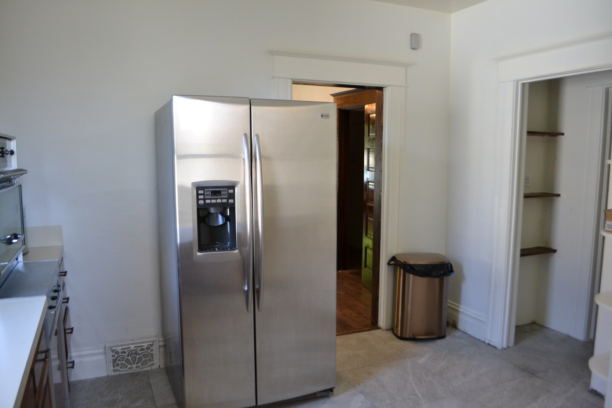 Kitchen - 1164 S Windsor St