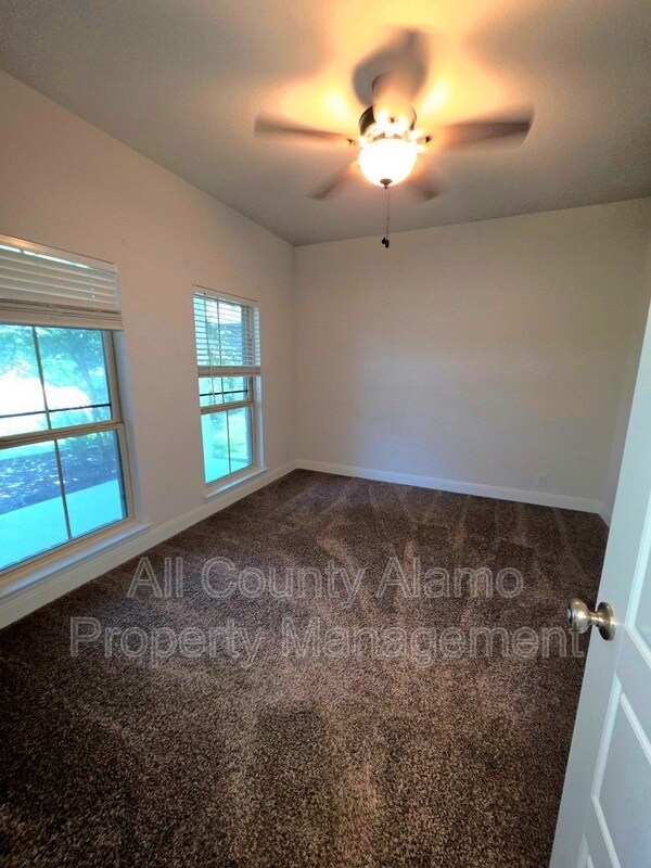 Building Photo - 216 Wexford