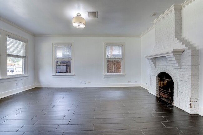 Building Photo - 2027 Huldy St