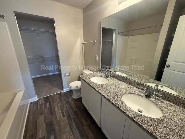 Building Photo - 3801 Miller Dr