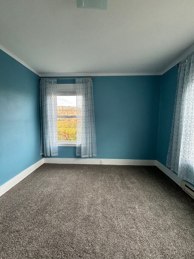 Building Photo - Beautiful views of Mt. Hood!