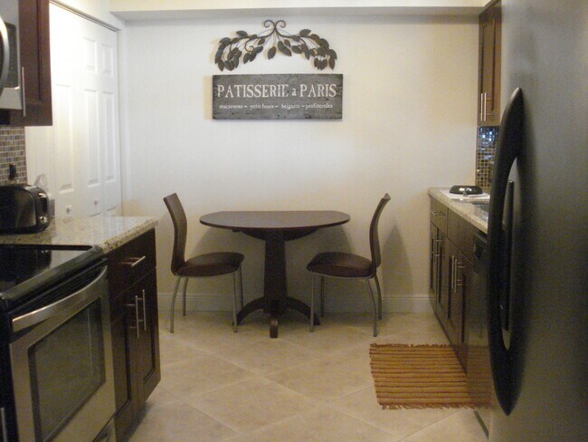 kitchen - 450 Egret Cir