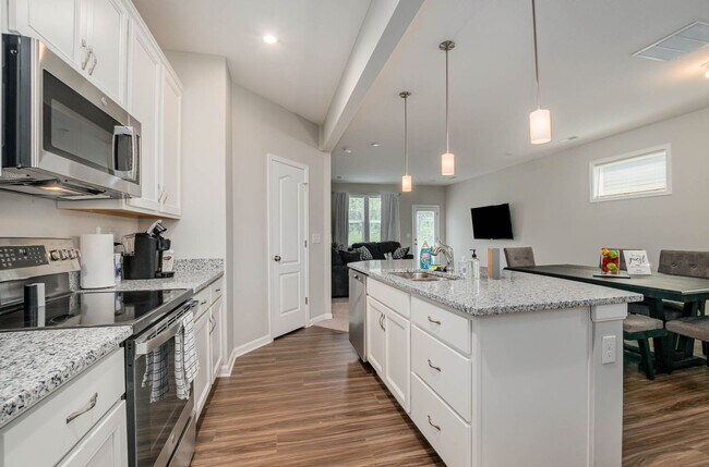 Building Photo - Fully Furnished Luxury Corporate Rental - Brand New Construciton