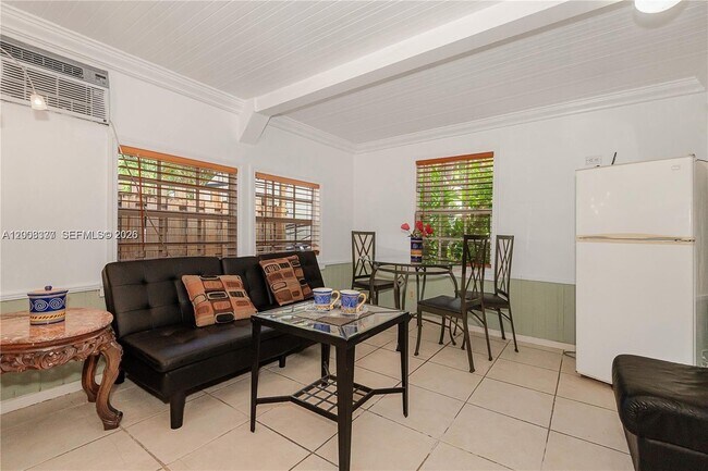 Building Photo - 1611 Fletcher St