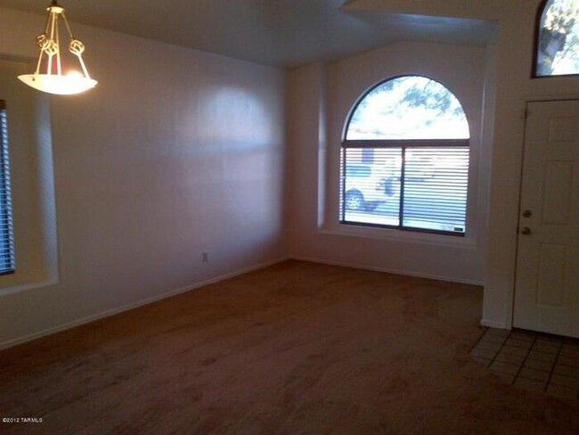 Building Photo - Spacious 4-Bed Home in Rancho Sahuarita – ...