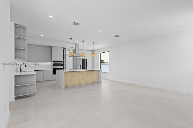 Building Photo - 8946 NW 176th Ln