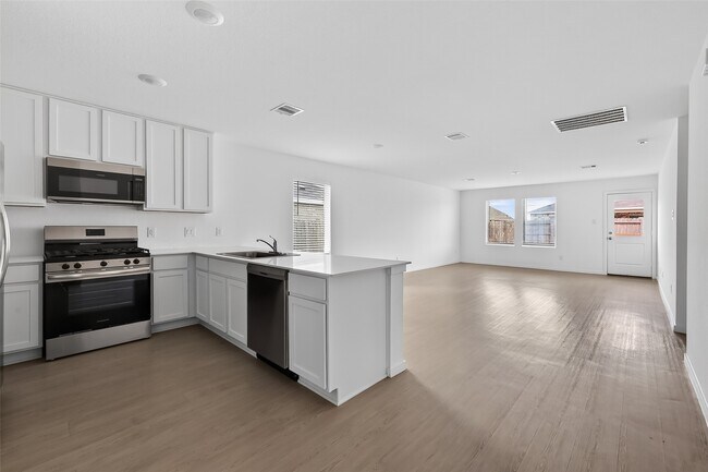 Building Photo - 3302 Hereford Dr