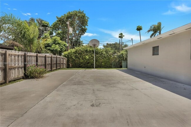 Building Photo - 8261 SW 165th Terrace