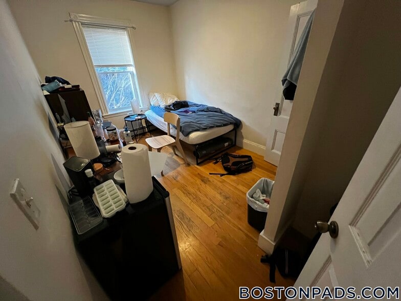 Building Photo - 3 Warwick St