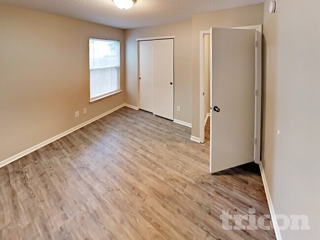 Building Photo - 1826 Blue Pine Ln