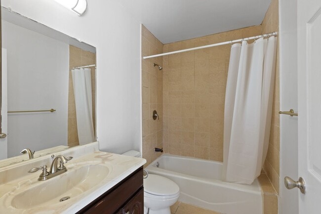 Building Photo - 15424 Mayall St